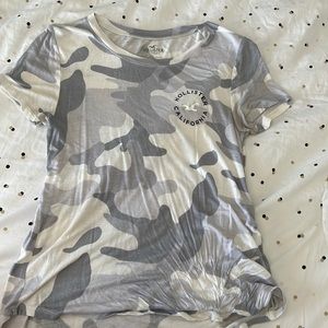 Hollister t shirt